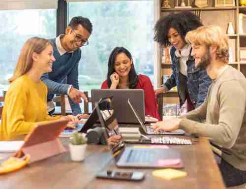 蓝狮在线工作生活体验